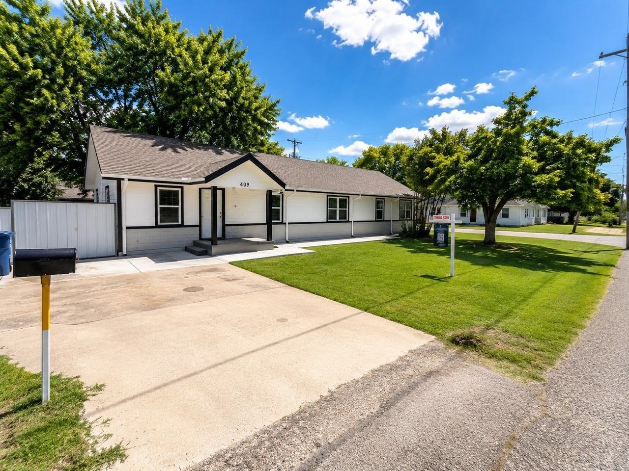 409 Jefferson Ave - Photo 4 of 16