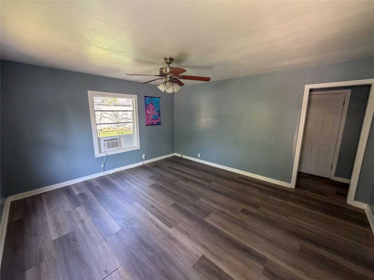 627 E Woodard St - Photo 2 of 8