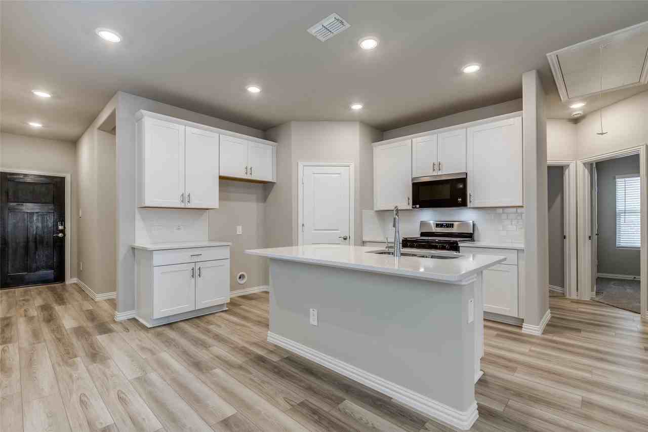 4805 Everly Ct - Photo 5 of 25