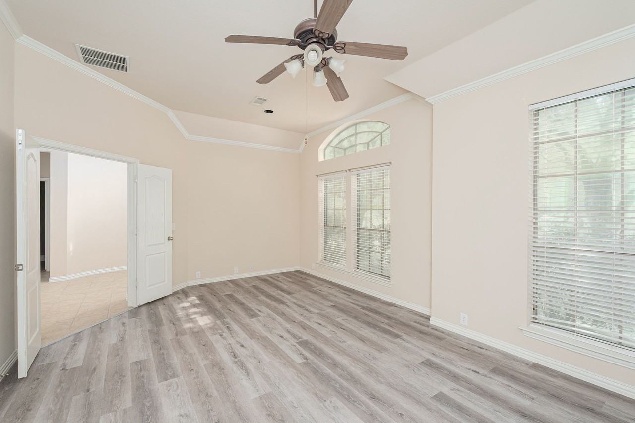 11085 Prescott Dr - Photo 3 of 32