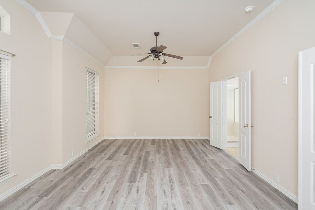 11085 Prescott Dr - Photo 7 of 32