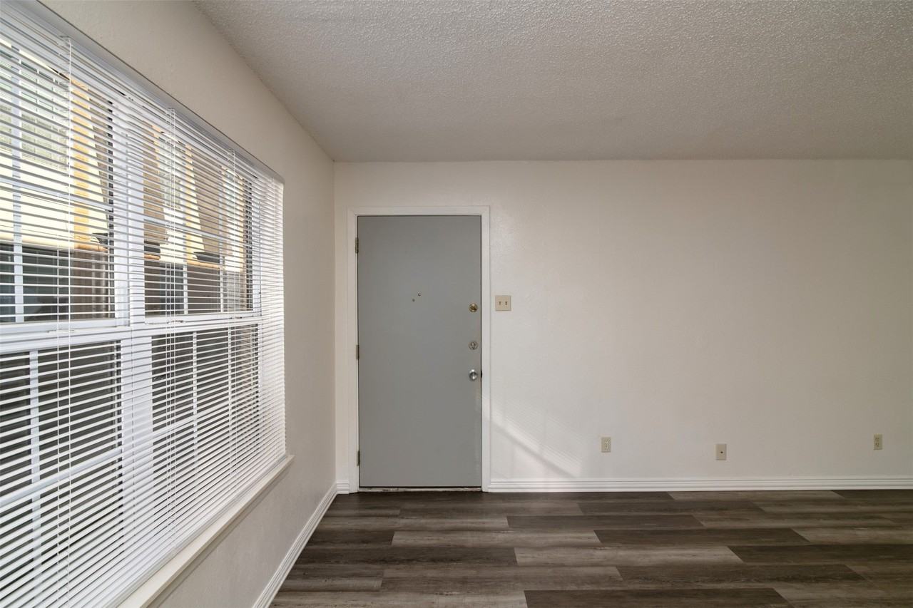 7060 Glenview Dr #82 - Photo 5 of 12