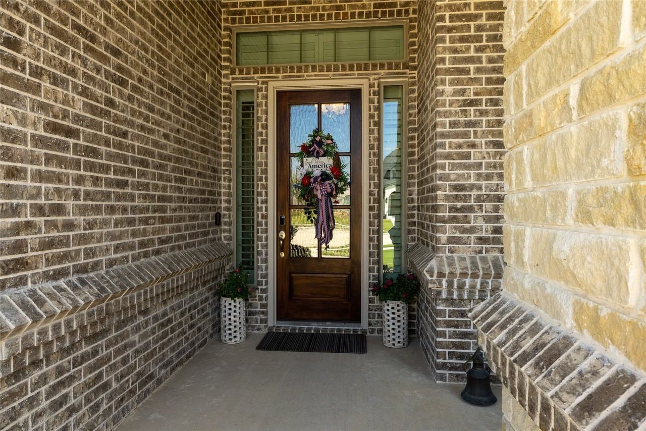 12700 Dusty Springs Ct - Photo 3 of 33