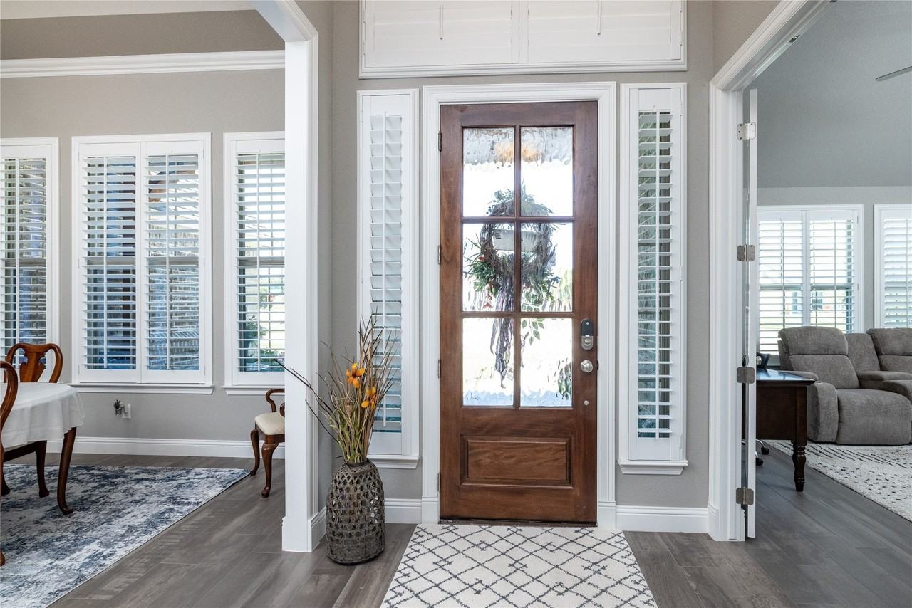 12700 Dusty Springs Ct - Photo 4 of 33