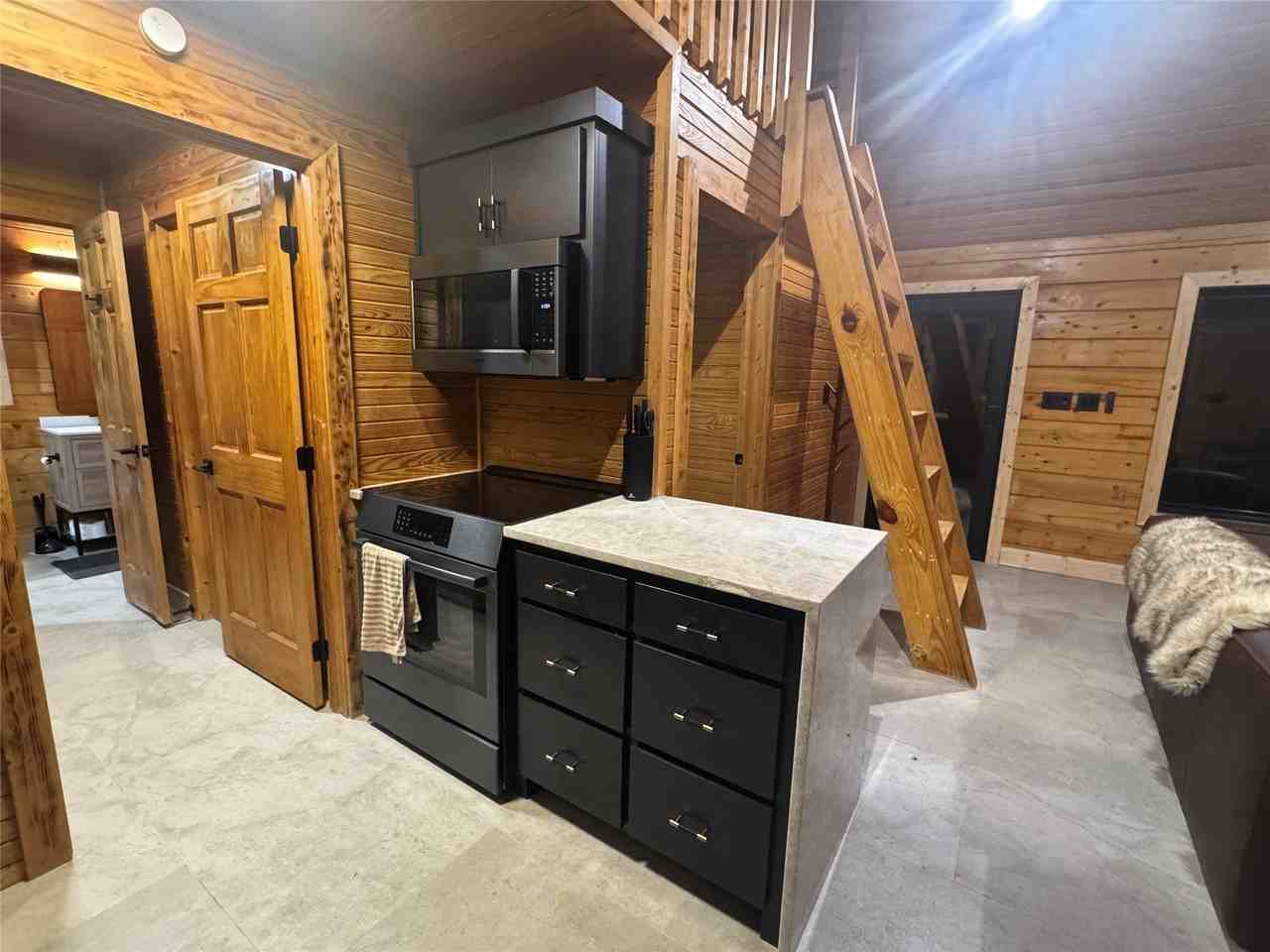 228 Cheaney Rd - Photo 4 of 19