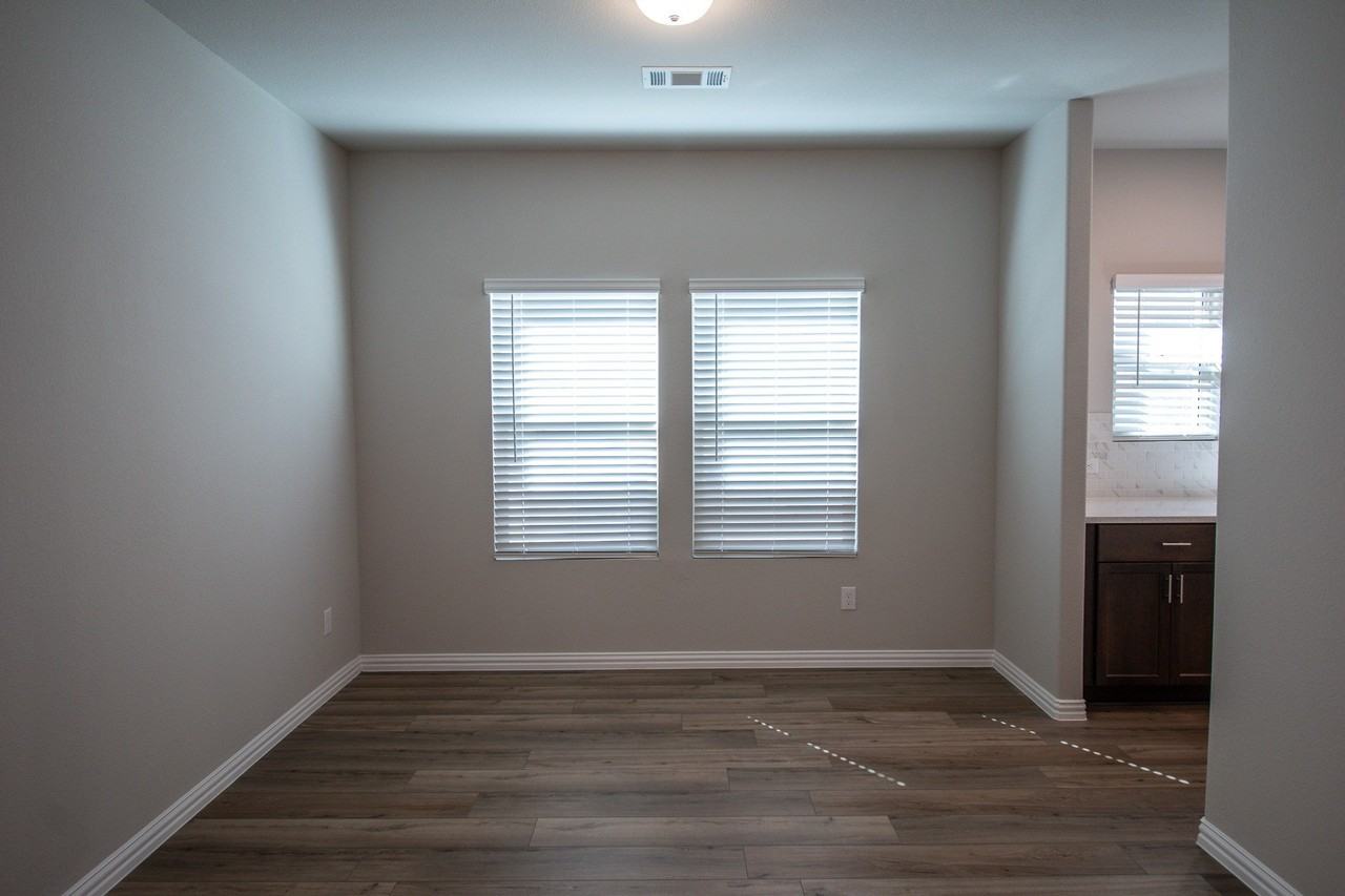 1103 Sweetleaf St - Photo 6 of 32