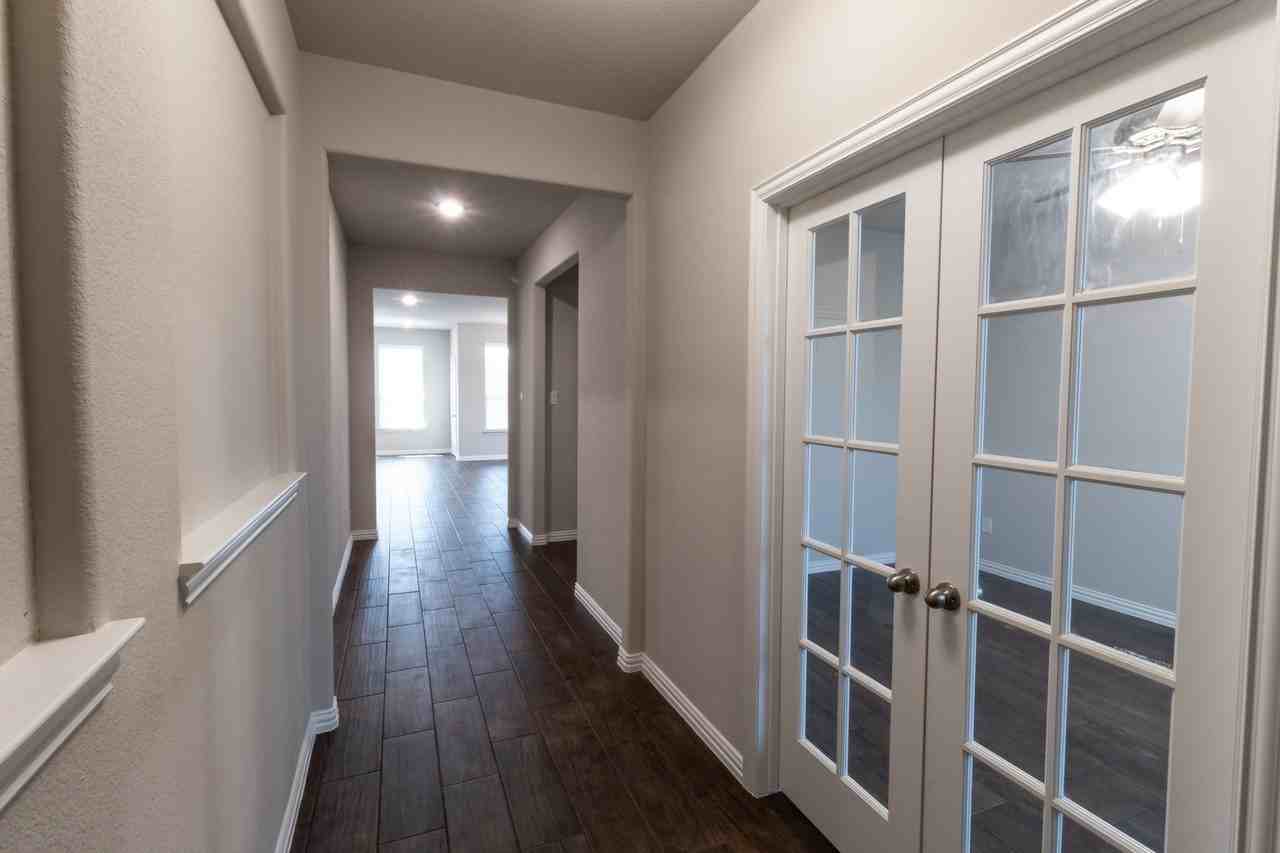 507 Reatta Dr - Photo 7 of 40