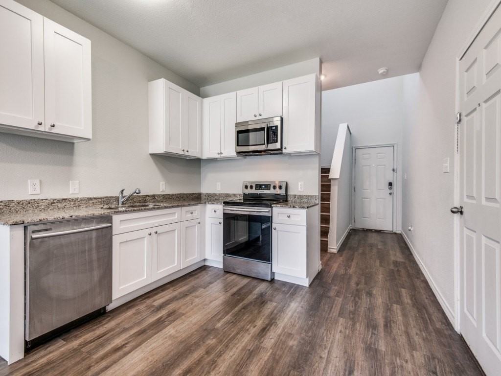1950 Melrose St - Photo 3 of 23