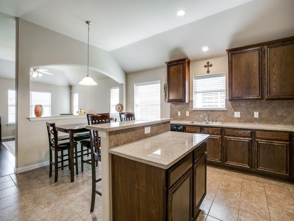 5004 Promised Land Dr - Photo 6 of 27