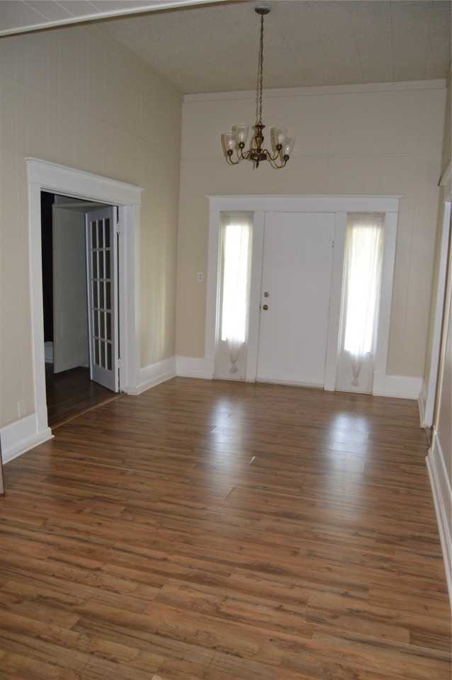 1403 Bonham St - Photo 3 of 31