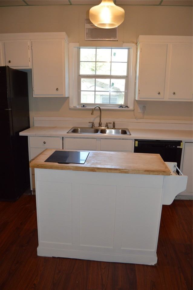1403 Bonham St - Photo 5 of 31