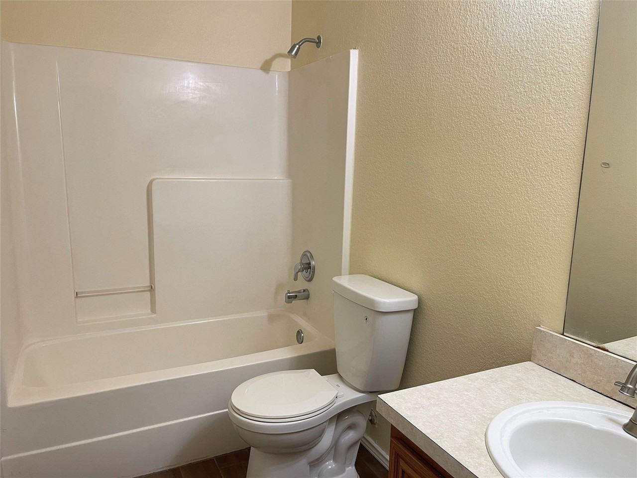 5548 Spring Ridge Dr - Photo 5 of 19