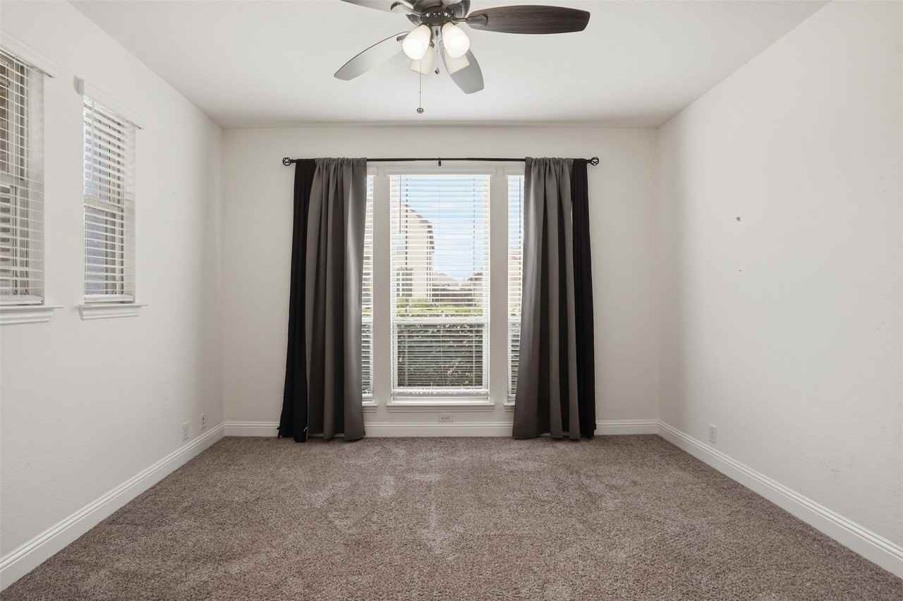 1122 Alderwood Dr - Photo 5 of 37
