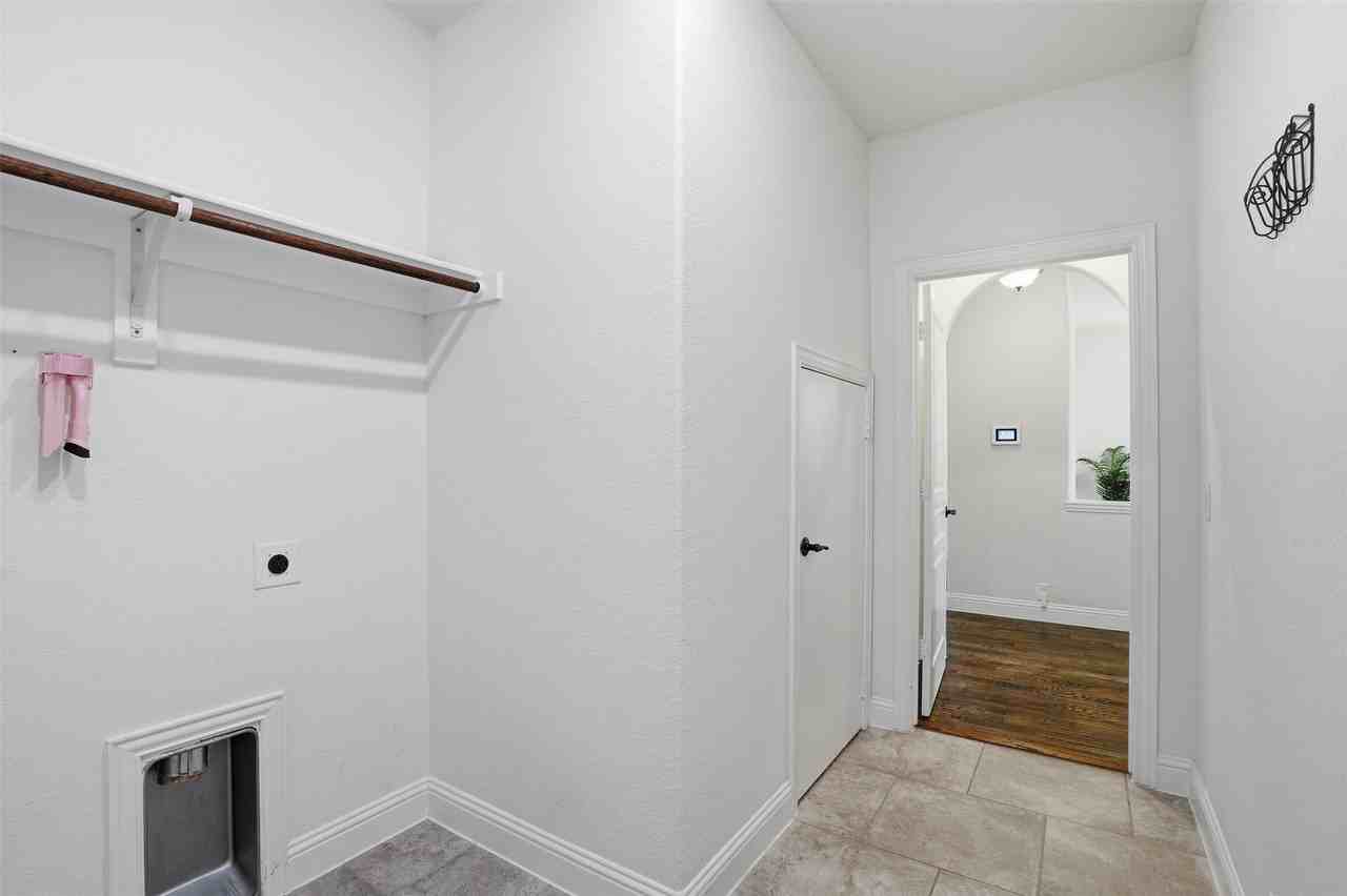 1122 Alderwood Dr - Photo 7 of 37