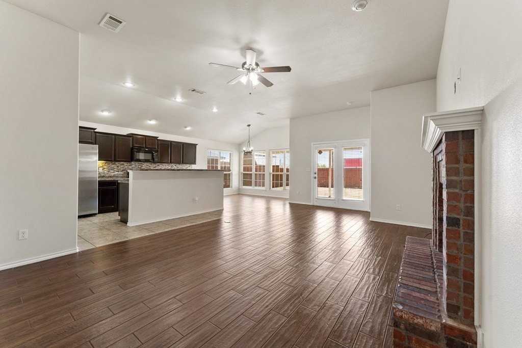 716 Duke Ave - Photo 2 of 23