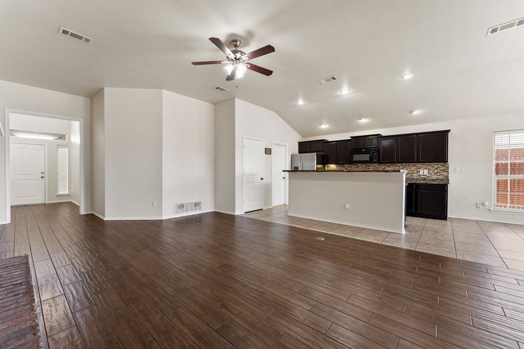 716 Duke Ave - Photo 3 of 23