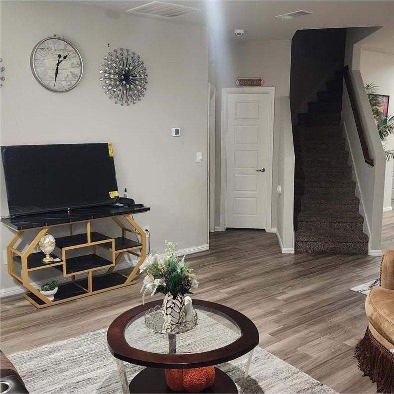 6302 Polo Grounds Ct - Photo 5 of 9