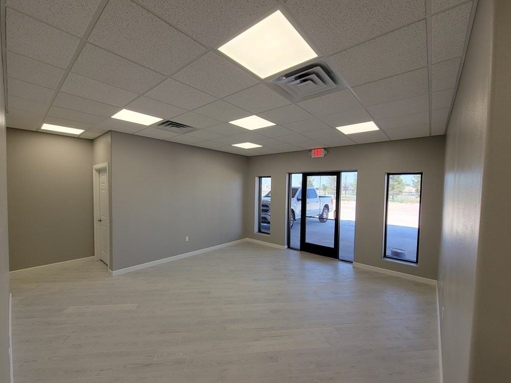 3745 N Slator Ave - Photo 3 of 47