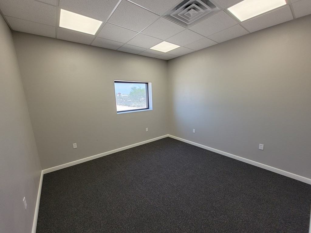 3745 N Slator Ave - Photo 6 of 47