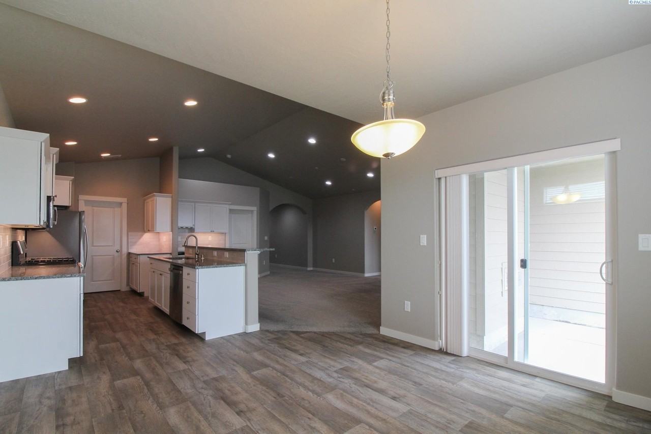 2950 Woodland Pl - Photo 5 of 18
