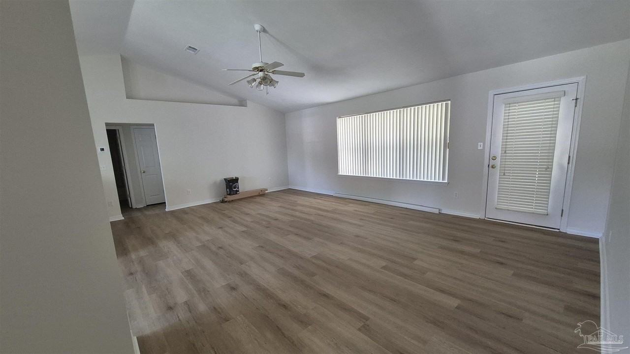 7361 Chimney Pines Dr - Photo 3 of 19