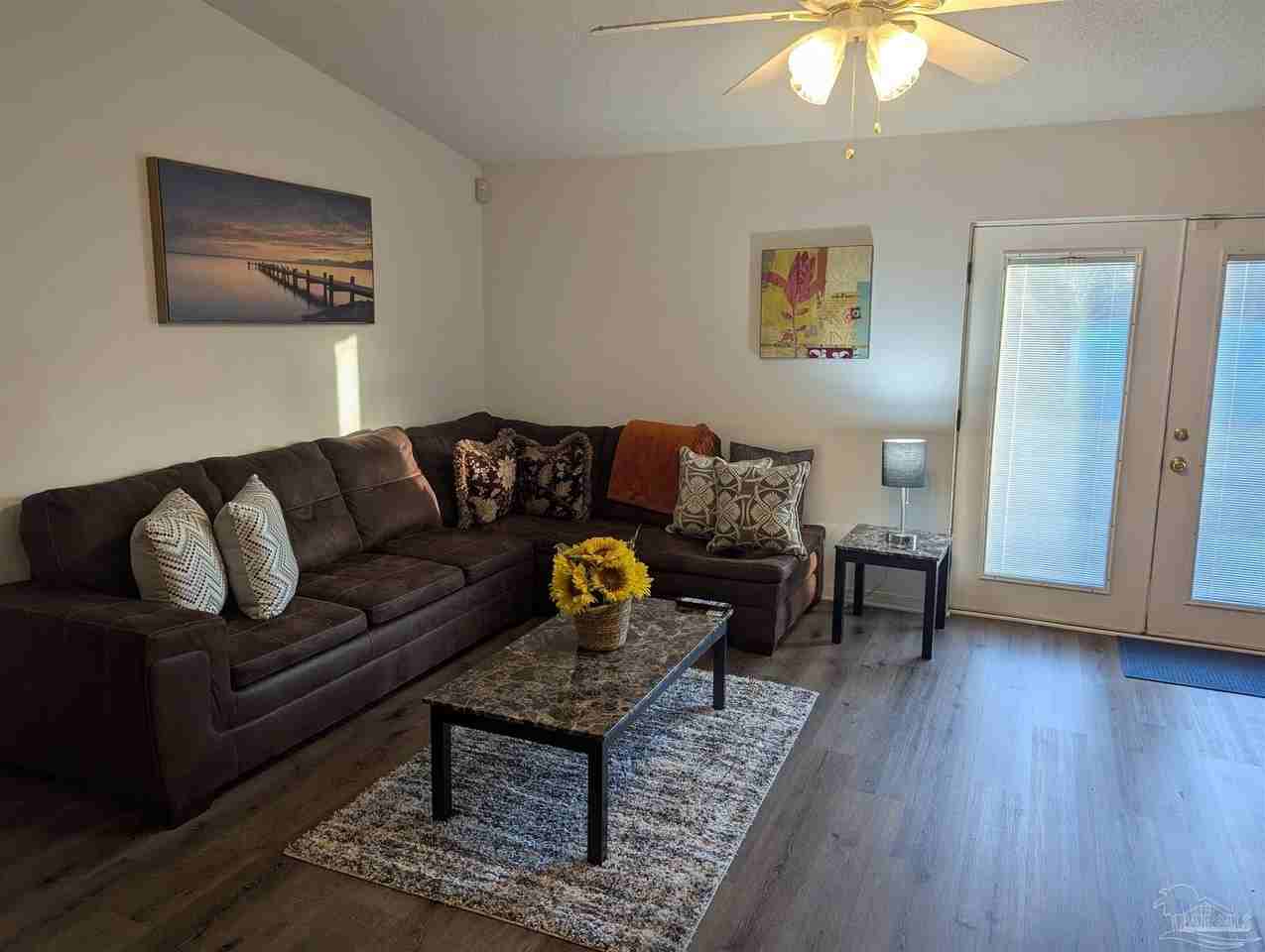 4009 Shorewood Dr - Photo 3 of 31