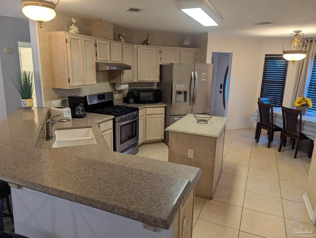 4009 Shorewood Dr - Photo 6 of 31