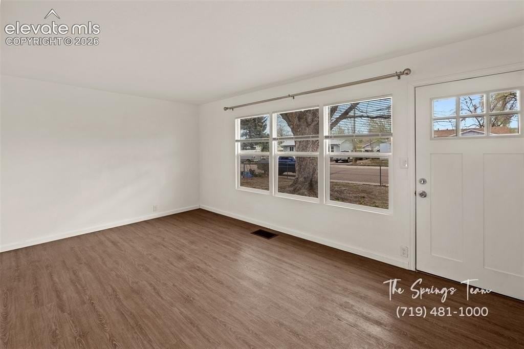 1216 Pando Ave - Photo 4 of 25