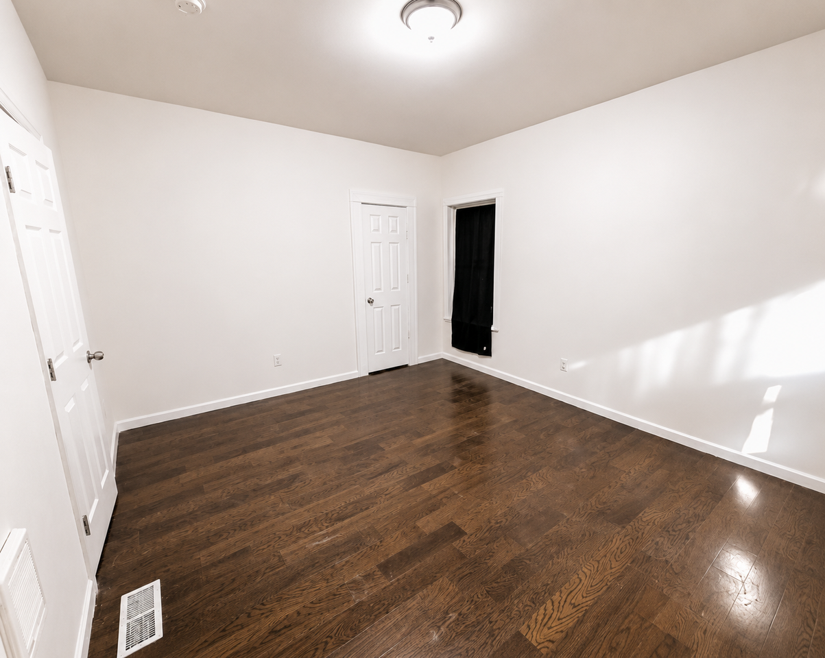 152 S 10th St #3A - Photo 5 of 8