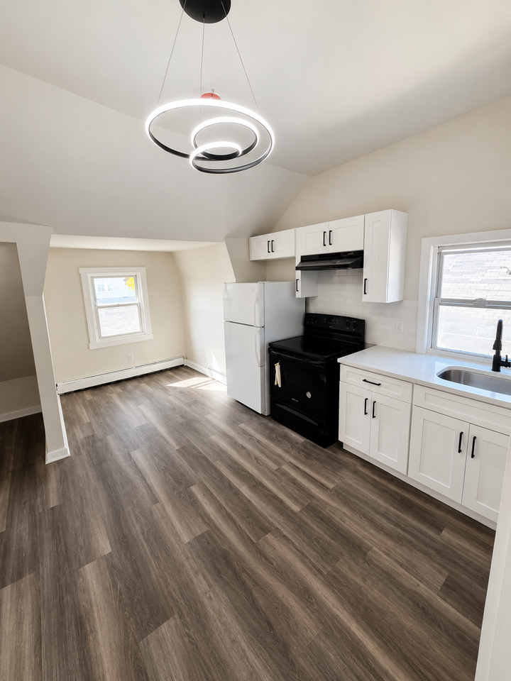 21 Eckert Ave #2A