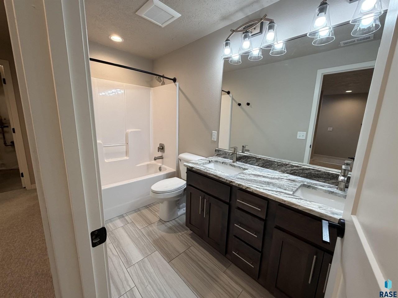 2607 E Sunburst Dr - Photo 6 of 31