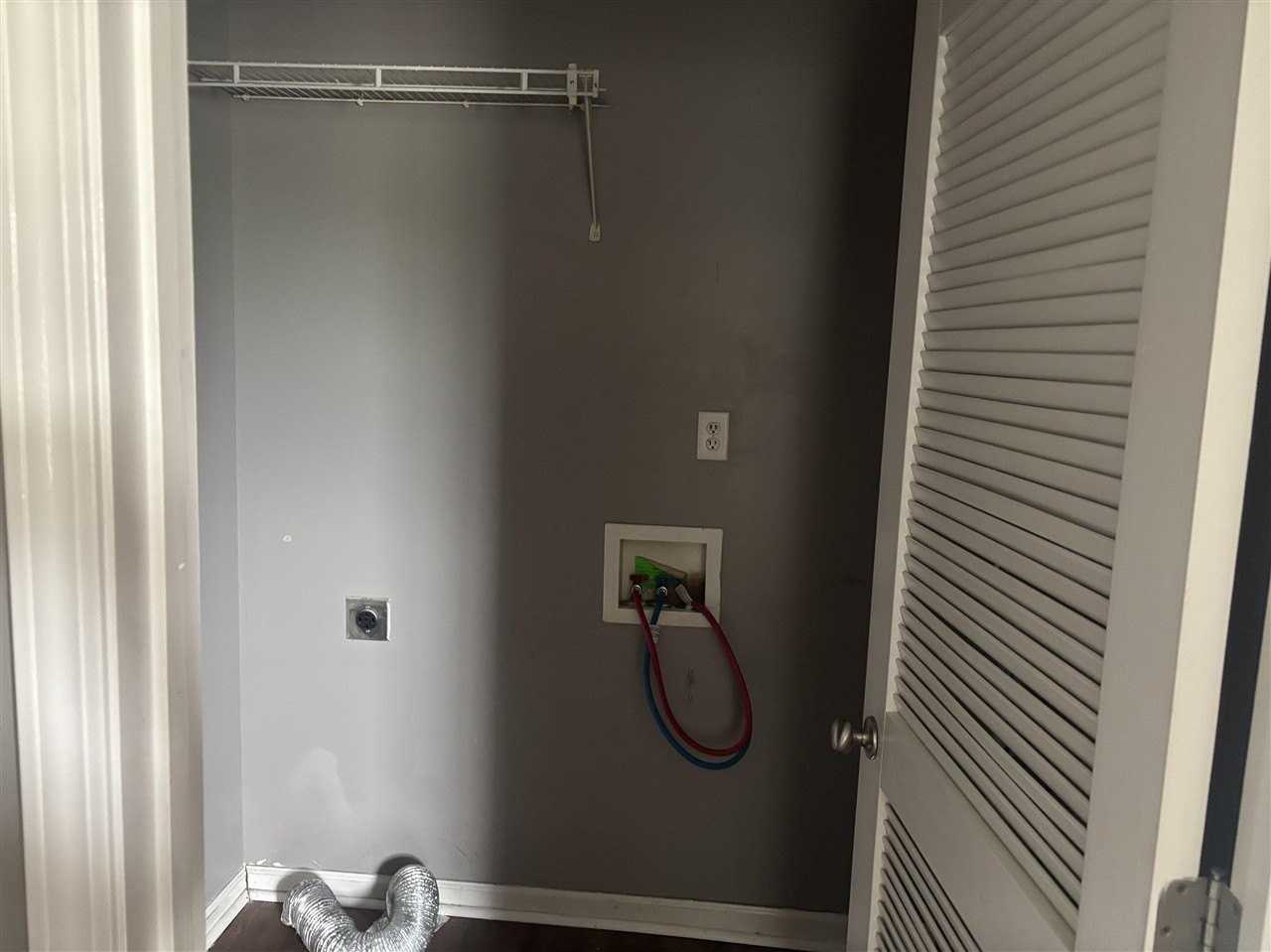 180 Coachman Ct - Photo 5 of 9
