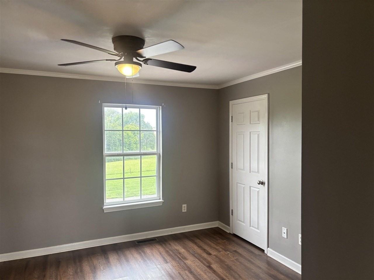 180 Coachman Ct - Photo 6 of 9