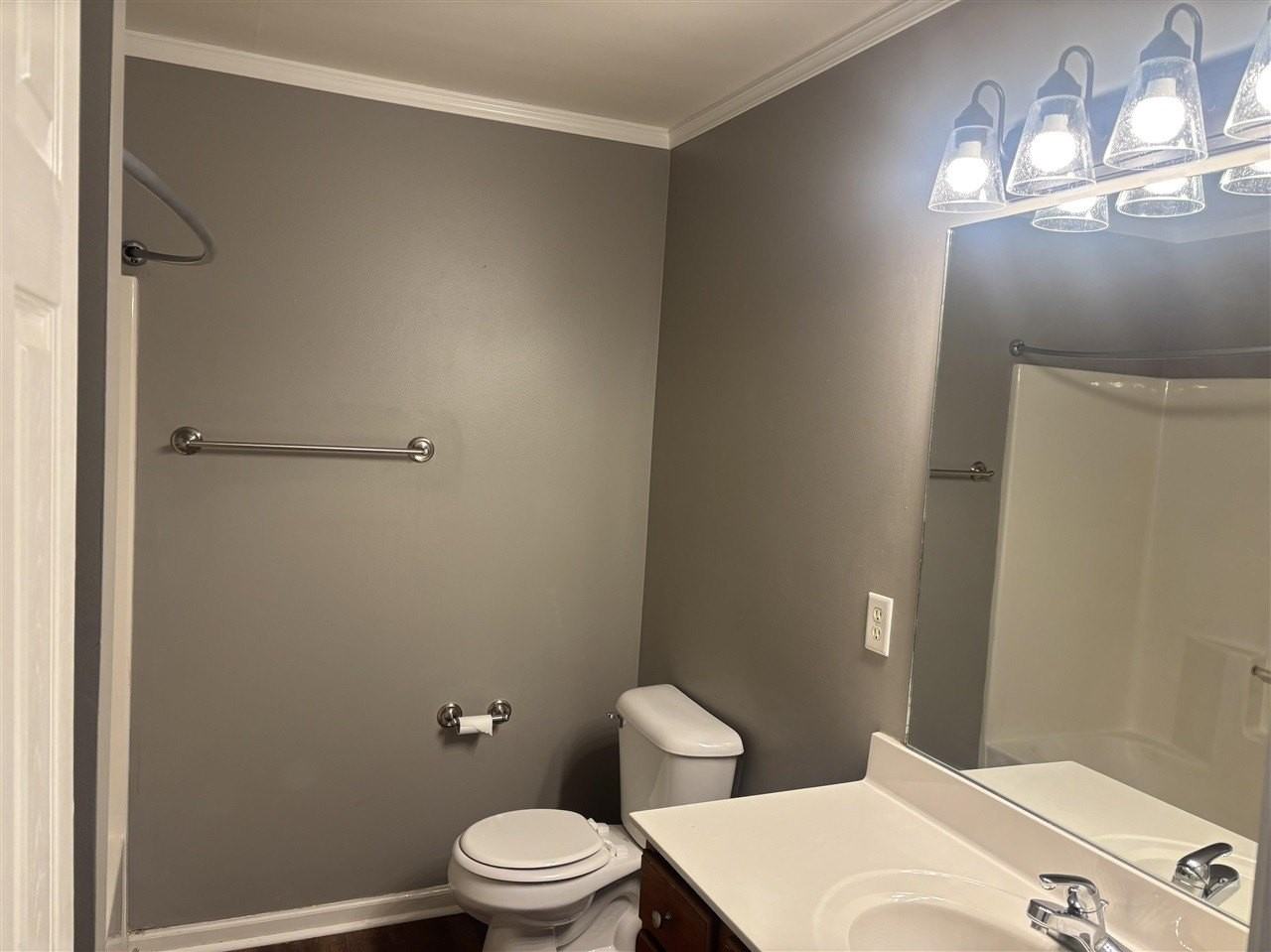 180 Coachman Ct - Photo 7 of 9