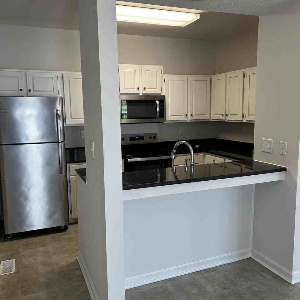 260 Grove Ave Nw - Photo 2 of 11
