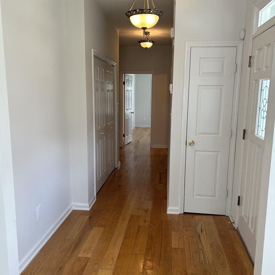 260 Grove Ave Nw - Photo 5 of 11