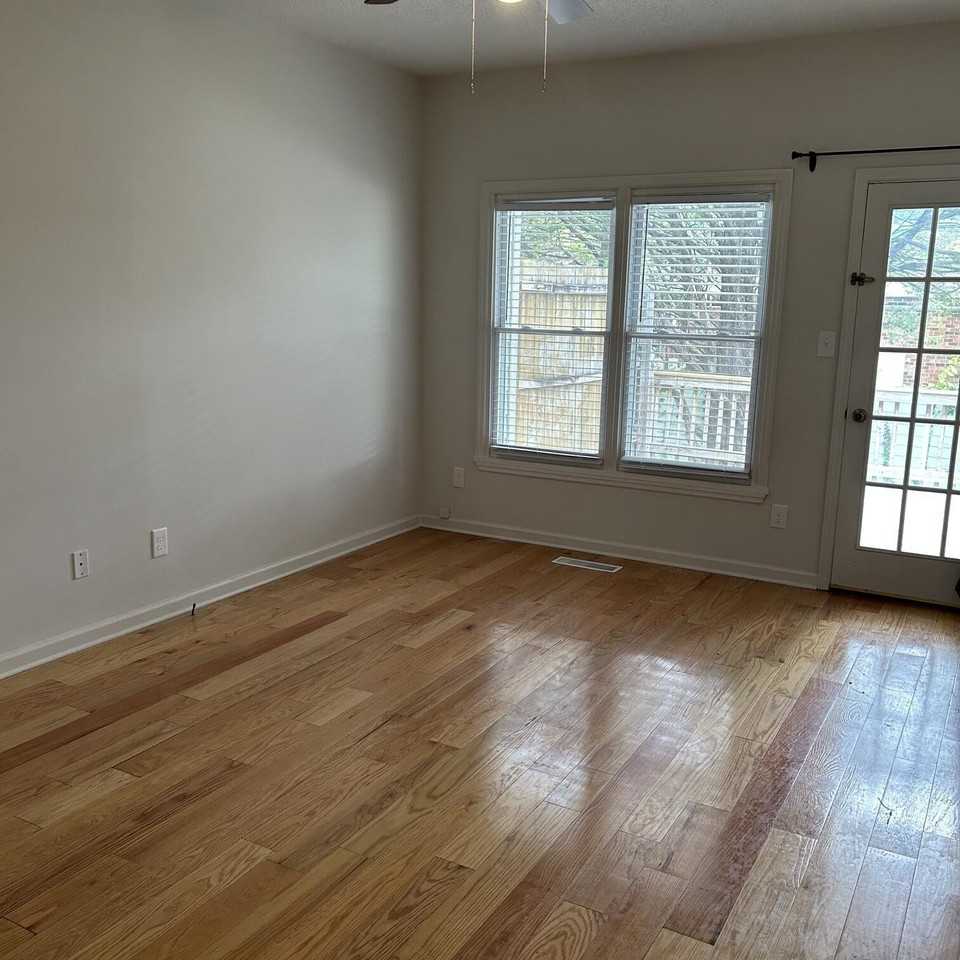 260 Grove Ave Nw - Photo 6 of 11