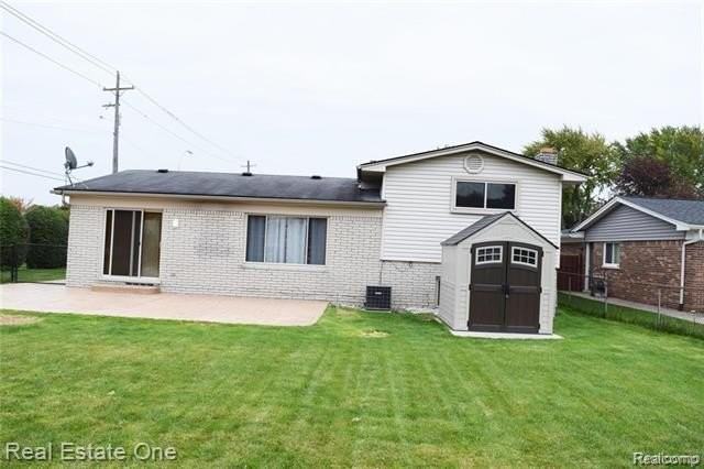 43608 Lombardy Dr - Photo 3 of 15