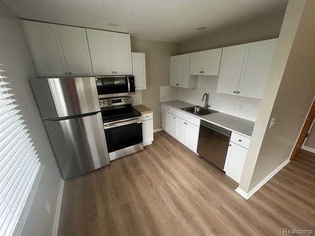 5272 Van Winkle St - Photo 4 of 10