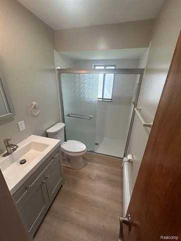 5272 Van Winkle St - Photo 7 of 10