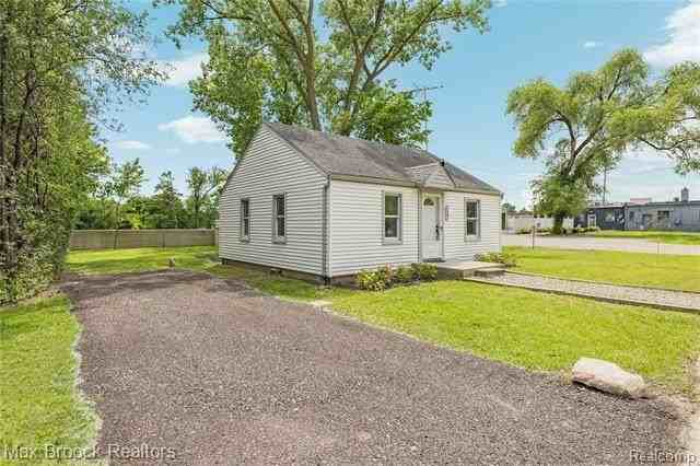 31291 Rexwood St - Photo 2 of 38