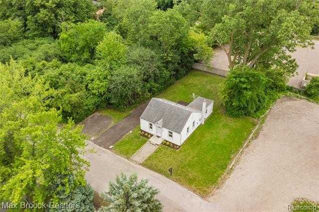 31291 Rexwood St - Photo 4 of 38
