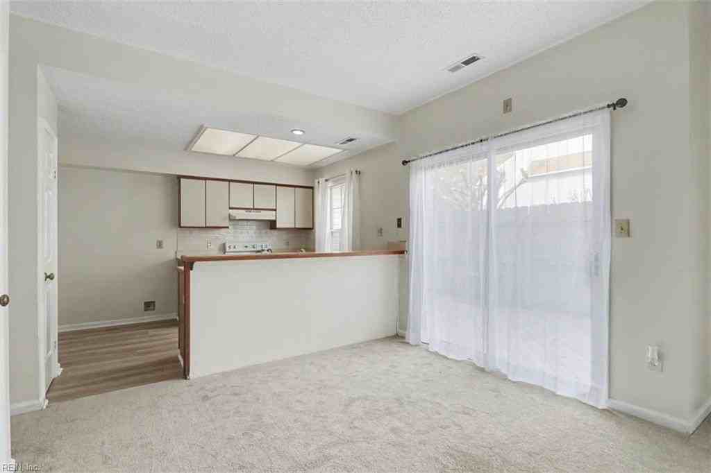 4658 Georgetown Pl - Photo 6 of 24