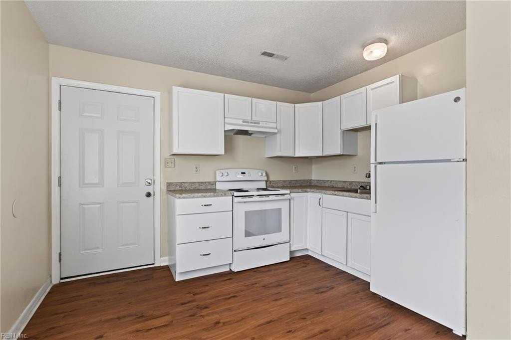 2344 Grandy Ave #B - Photo 2 of 17