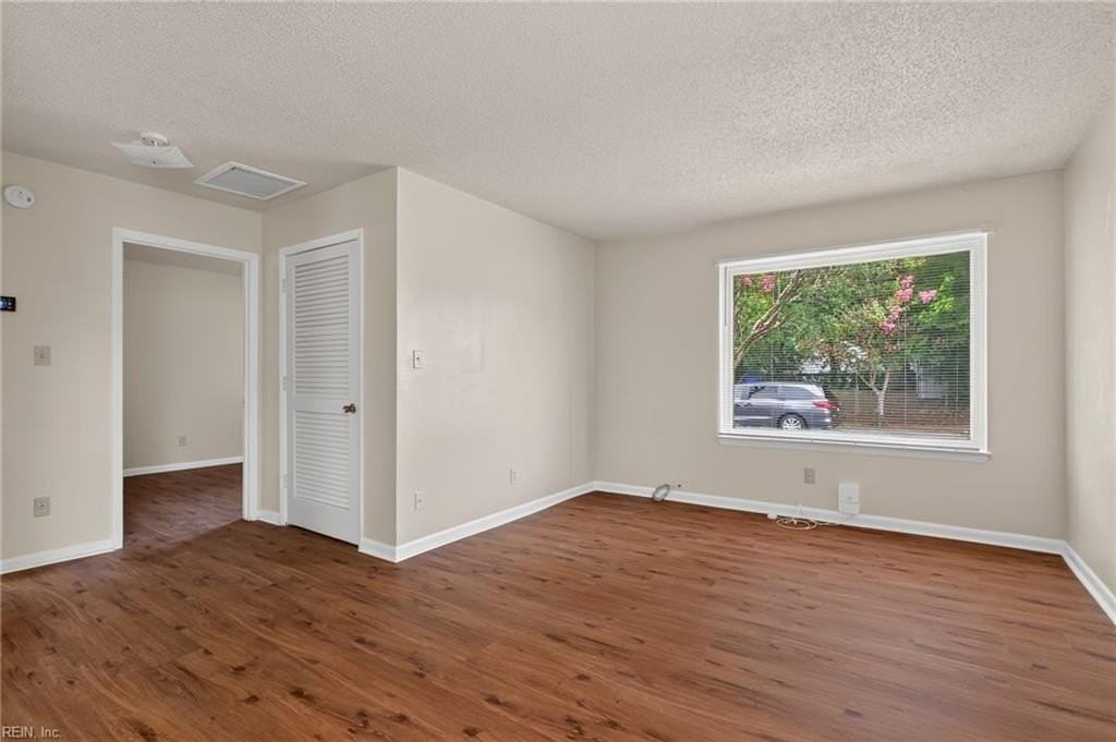 2344 Grandy Ave #B - Photo 5 of 17