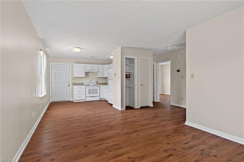 2344 Grandy Ave #B - Photo 6 of 17