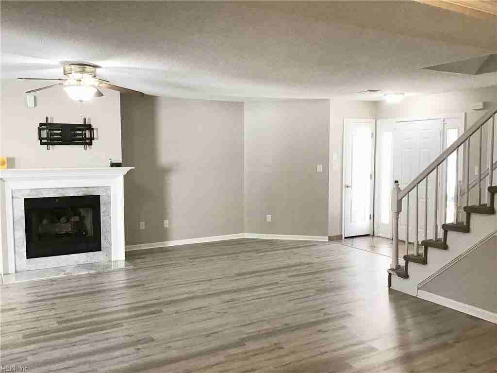 307 Esplanade Pl - Photo 2 of 27