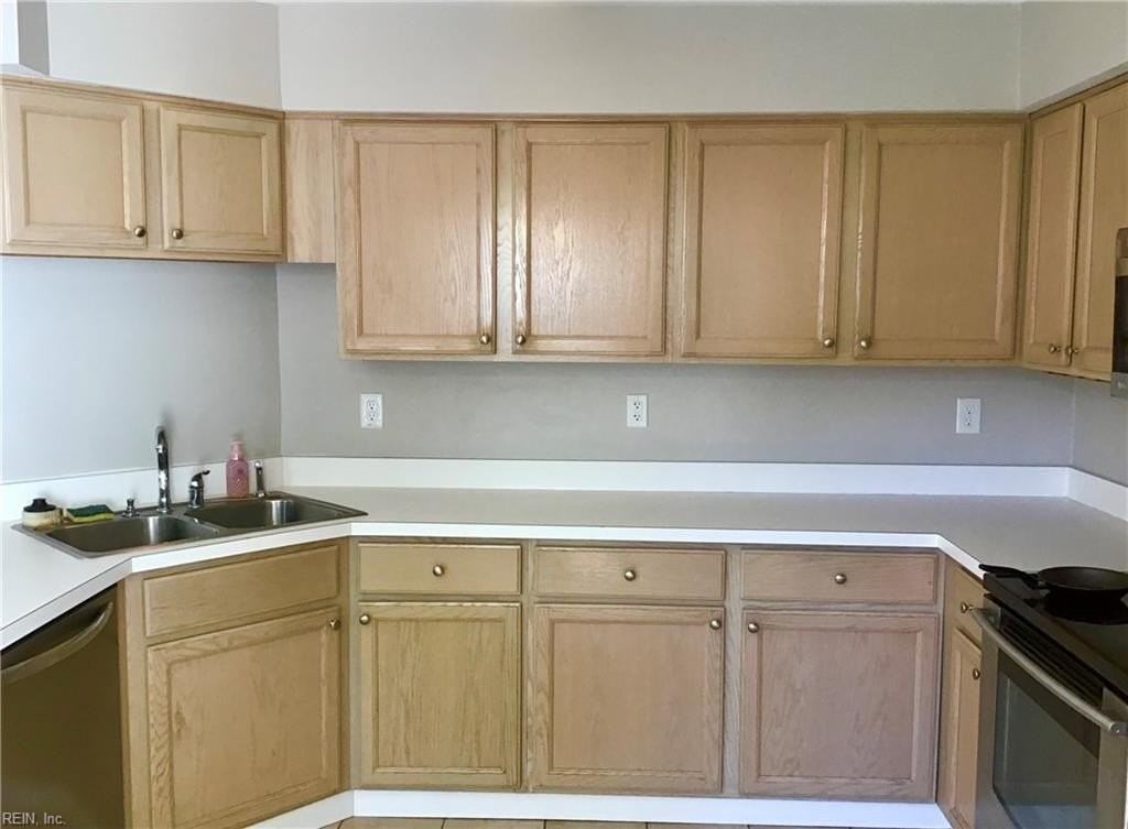307 Esplanade Pl - Photo 6 of 27