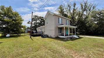 featured image of 1128 Longstreet Ln