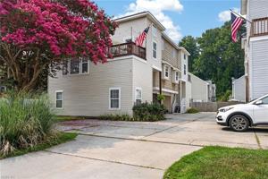 featured image of 4823 Lake Dr